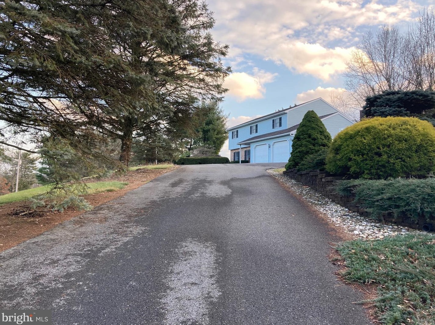 1312 Fairview Dr, Dauberville, PA 19533