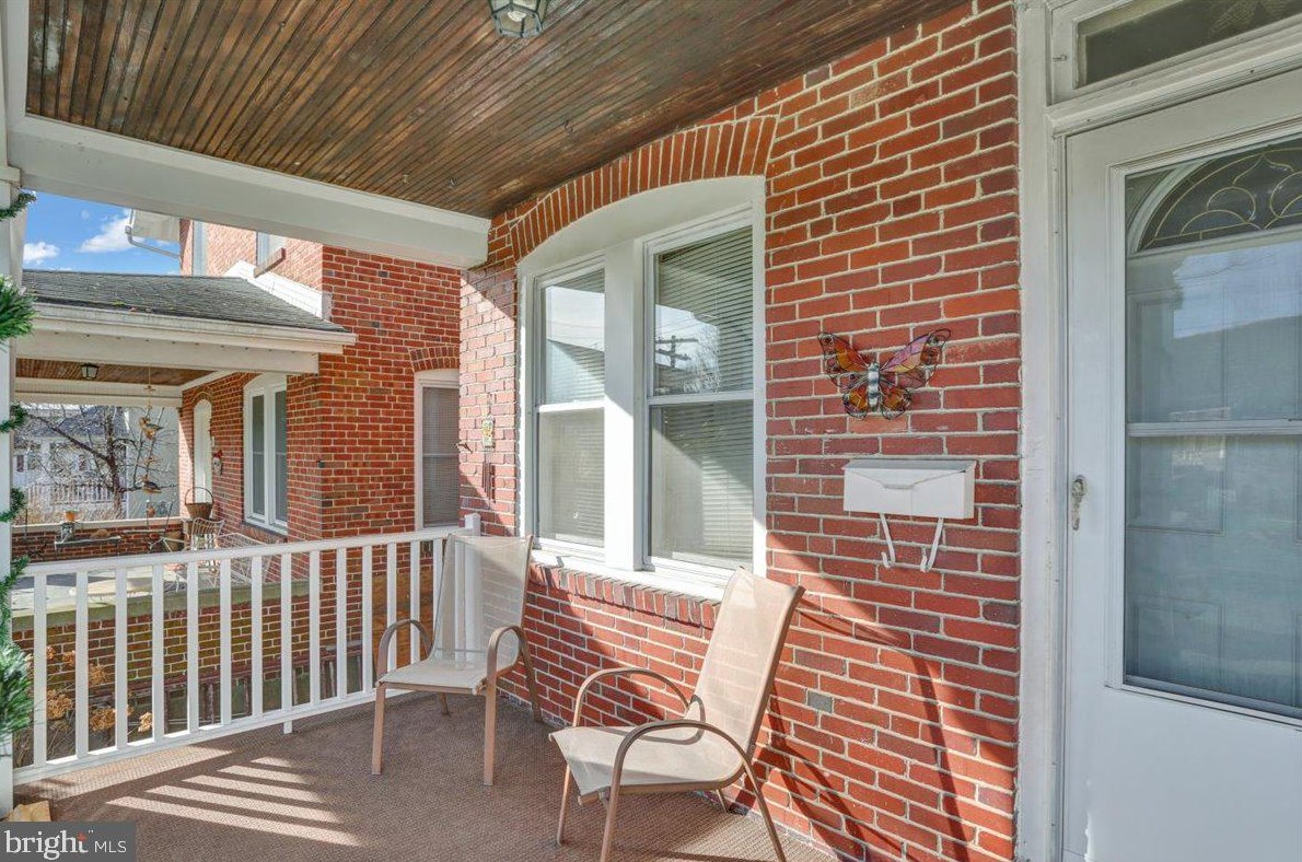 22 Myrtle Ave, Reading, PA 19606-1032