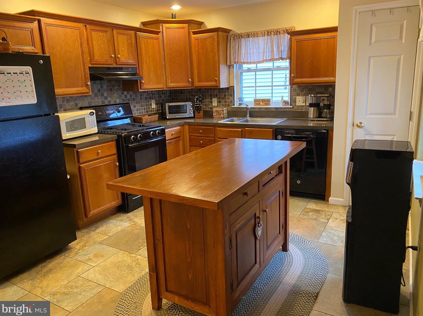 11 Doe Run, Reading, PA 19607-9789
