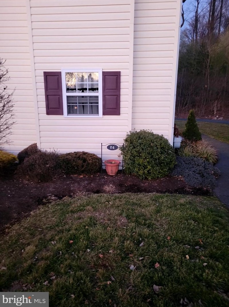 86 Christine Dr, Reading, PA 19606-3388