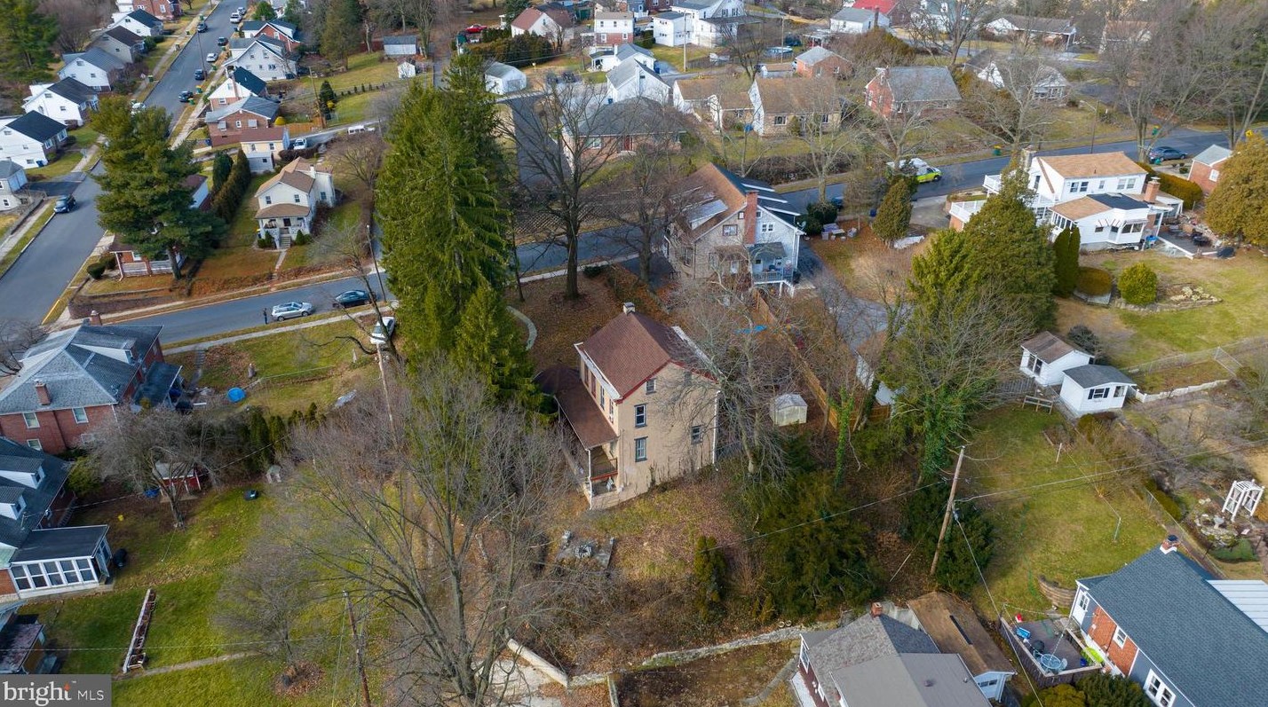 411 Woodside Ave, Reading, PA 19609-1753
