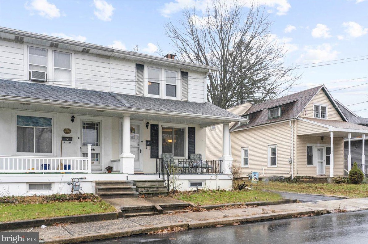 114 Oak Ln, Reading, PA 19606-1340