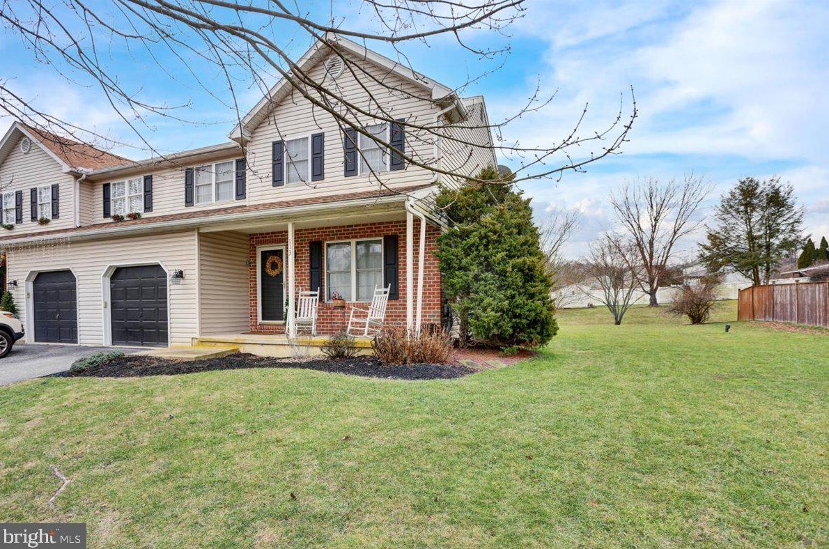 113 Carriage Dr, Wernersville, PA 19565-9472