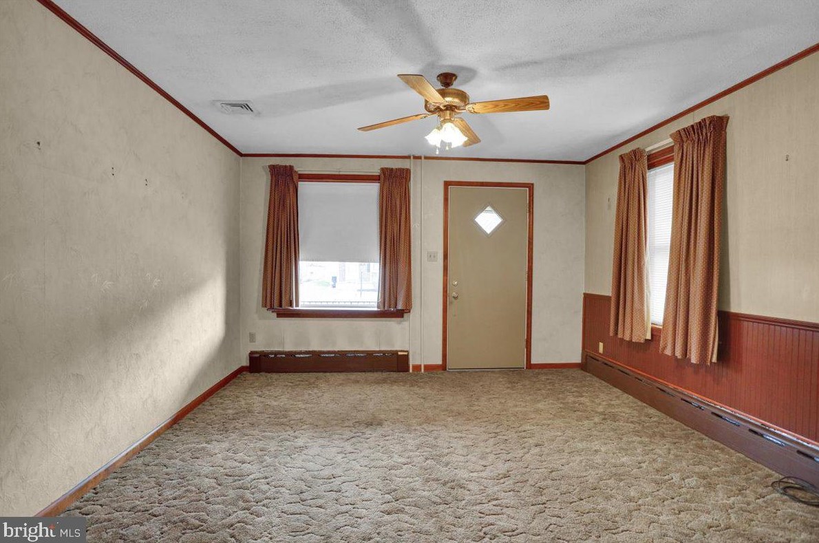 1529 Fayette Ave, Reading, PA 19607-2139
