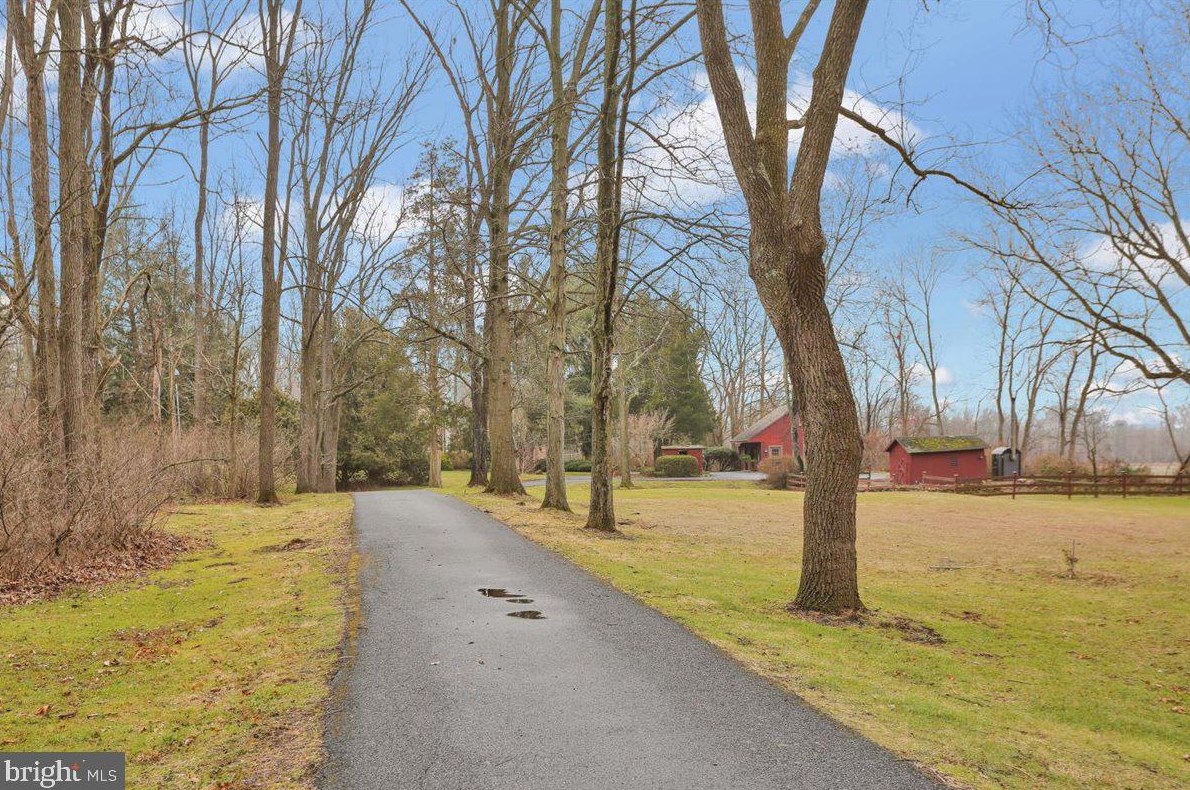 152 Tollhouse Rd, Basket, PA 19547-8933