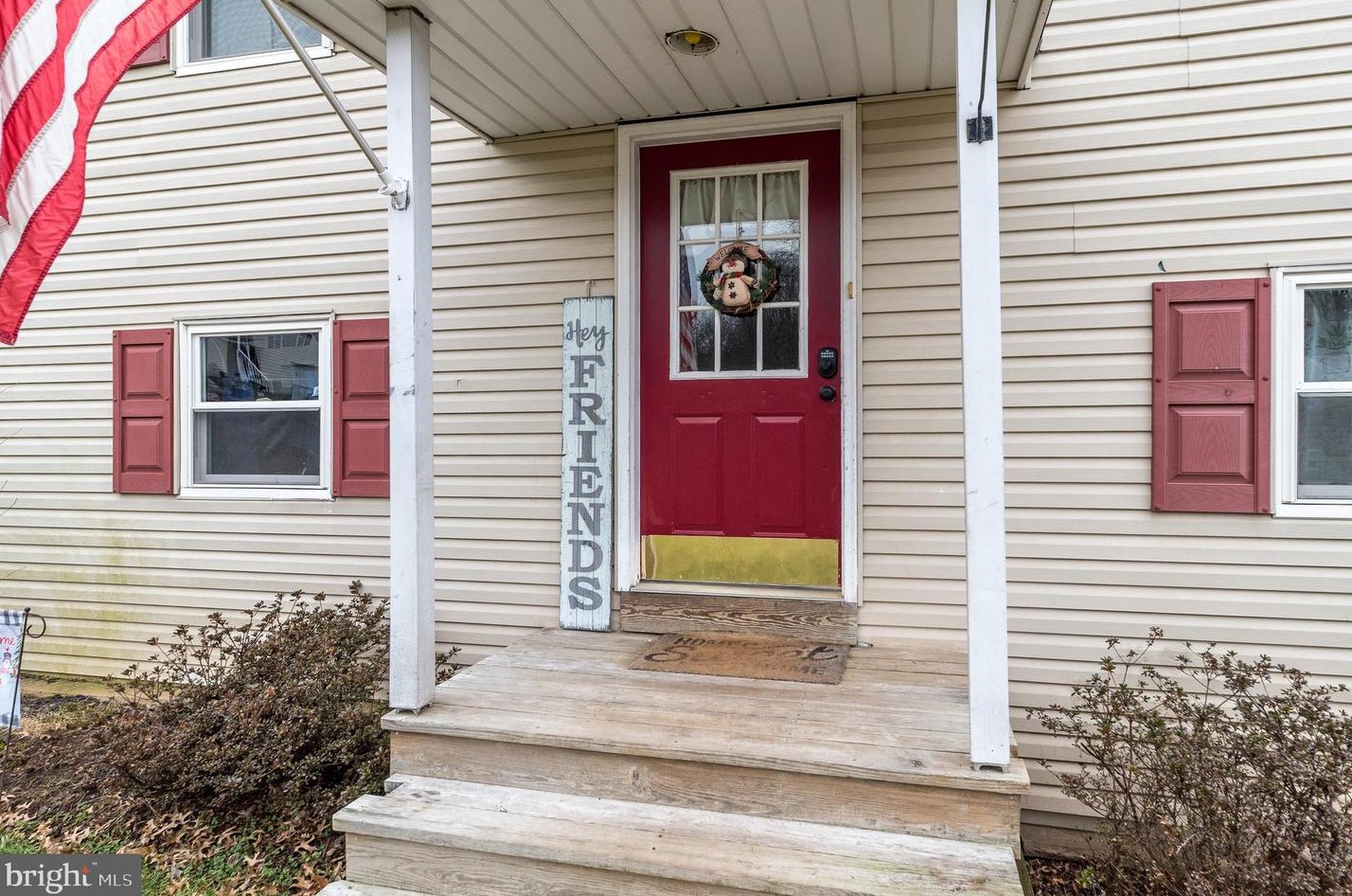10 Elaine Dr, Spangsville, PA 19512