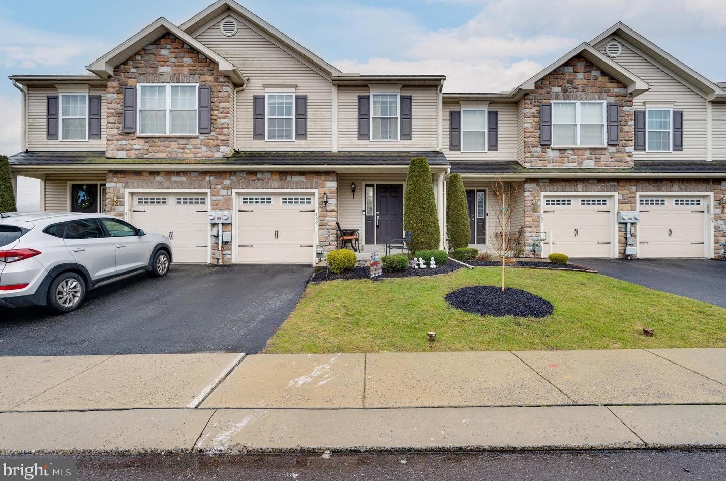 409 Caramist Cir, Reading, PA 19608-8109