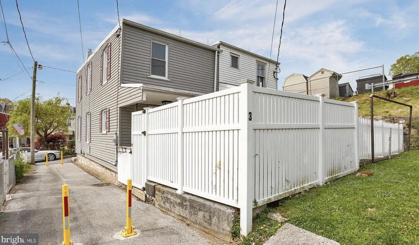 3 Grape St, Reading, PA 19611