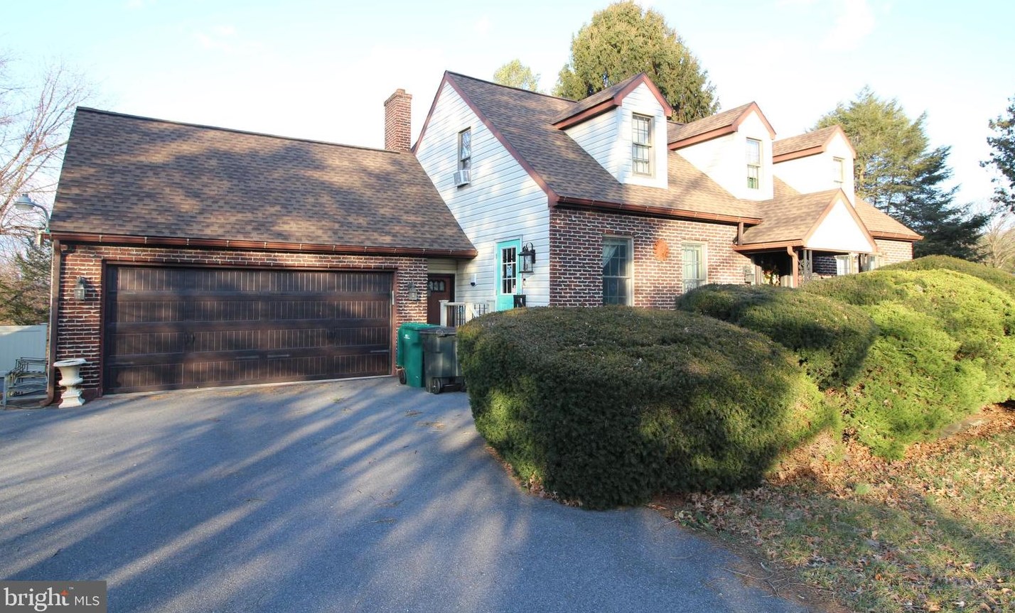 261 Ernst Rd, Centre, PA 19541