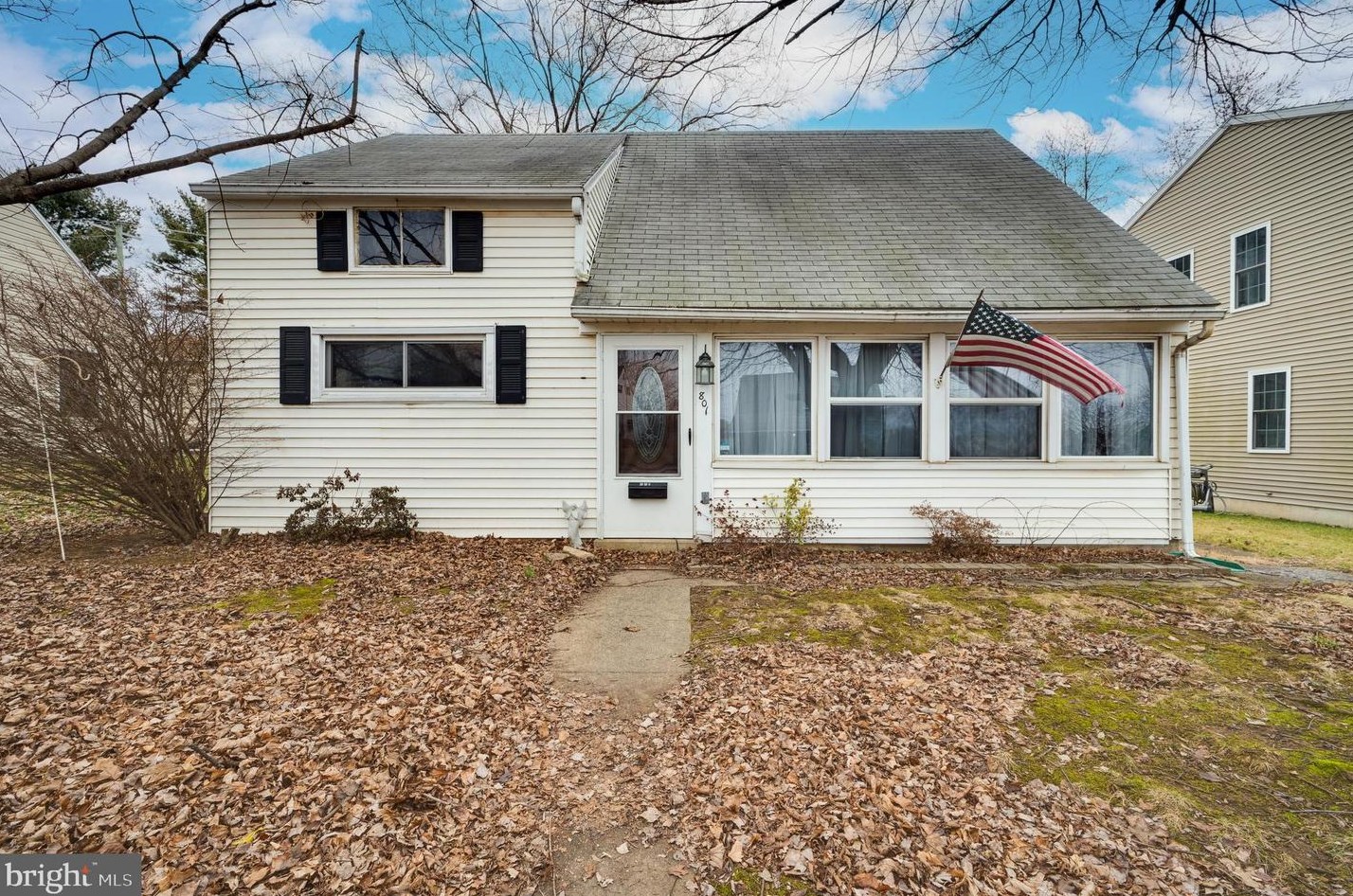 801 Las Vegas Dr, Spring Valley, PA 19560