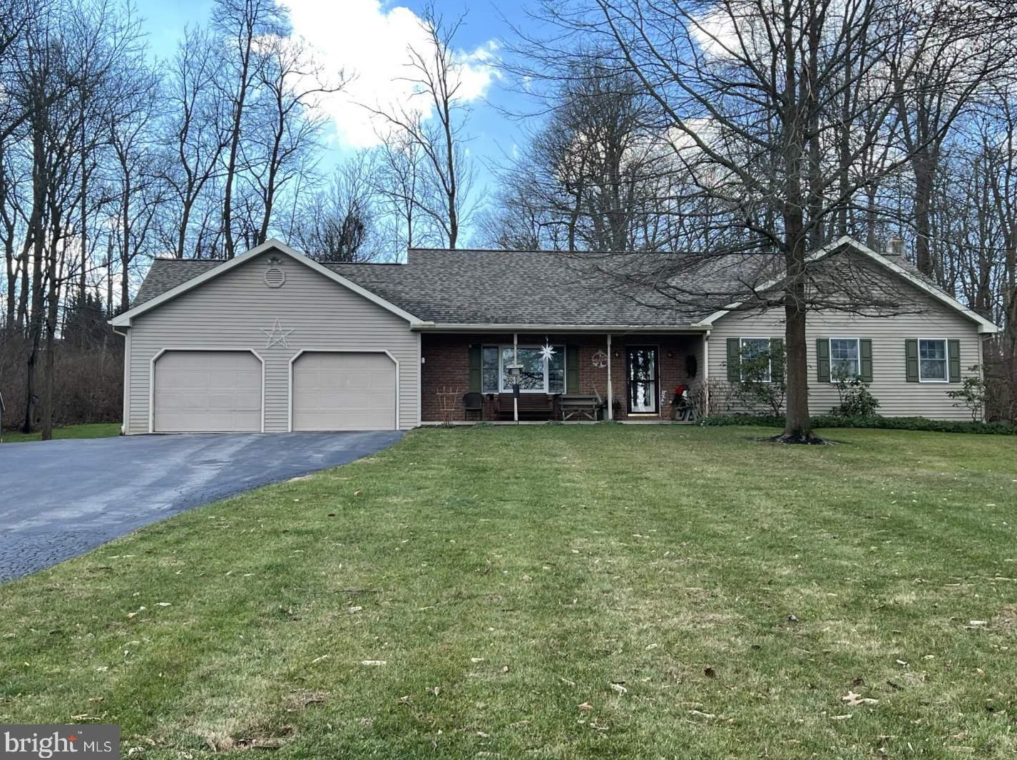 5036 Chelsea Dr, Hummels Store, PA 19540-7832