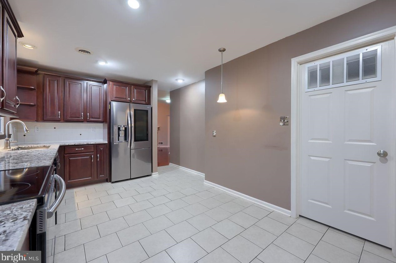 118 Lavender Ln, Reading PA  19610-1198 exterior