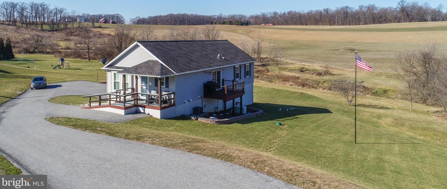 117 Oswald Rd, Krumsville, PA 19534