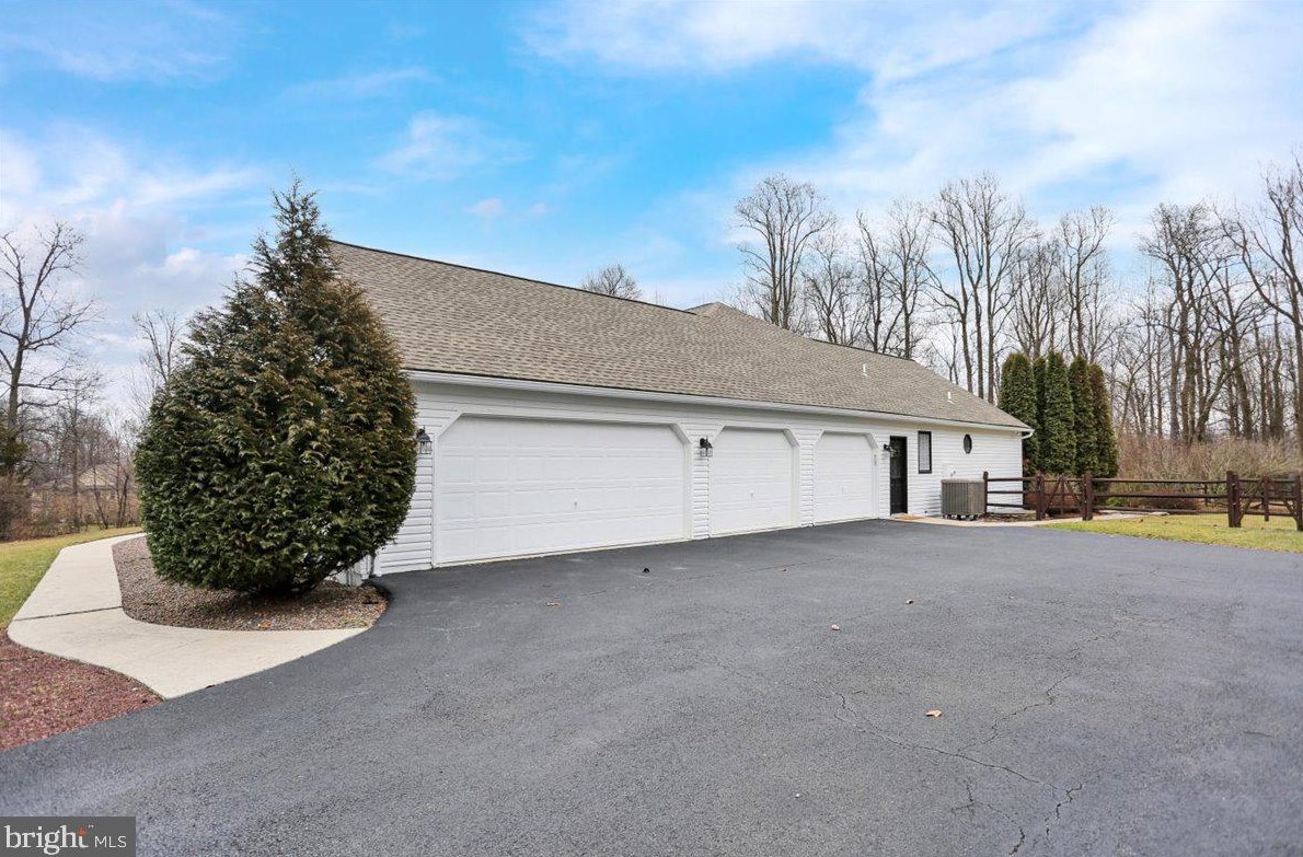 61 Shea Dr, Hummels Store PA  19540-9272 exterior