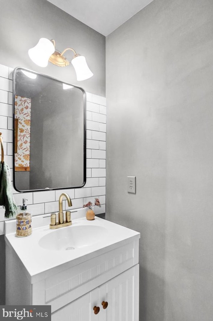 61 Shea Dr, Hummels Store PA  19540-9272 exterior