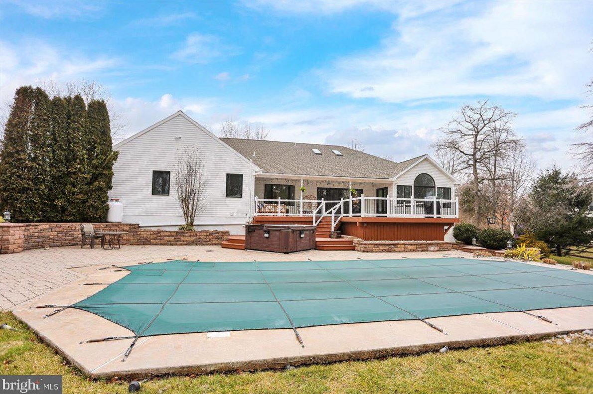 61 Shea Dr, Hummels Store PA  19540-9272 exterior