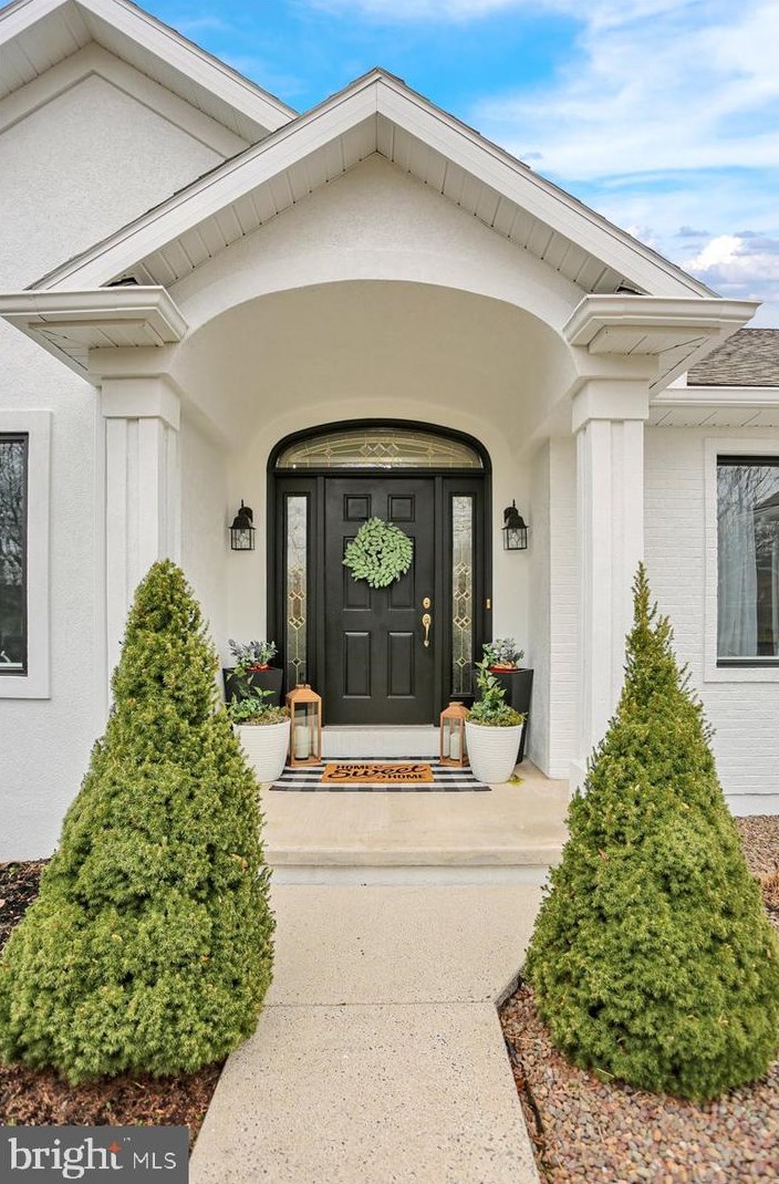 61 Shea Dr, Hummels Store PA  19540-9272 exterior