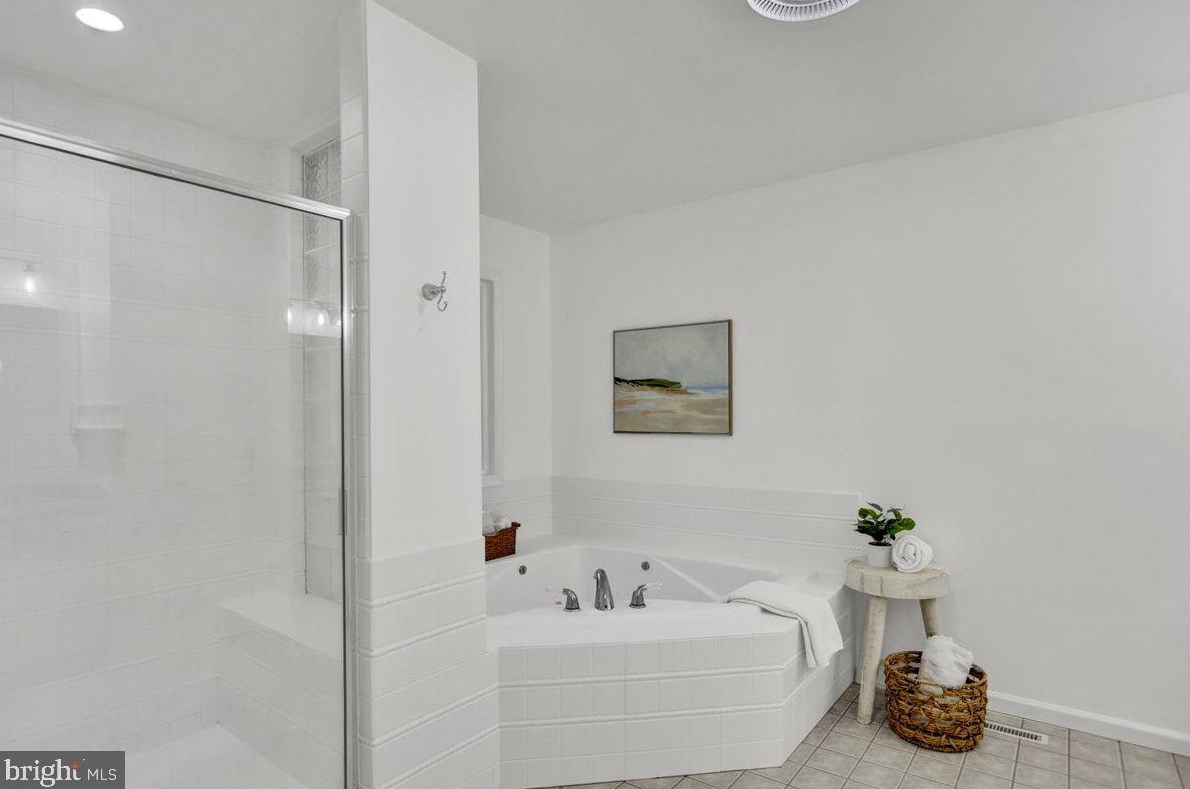 61 Shea Dr, Hummels Store PA  19540-9272 exterior