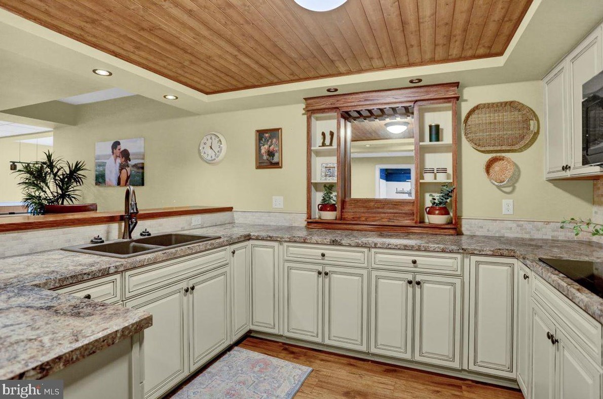 61 Shea Dr, Hummels Store PA  19540-9272 exterior