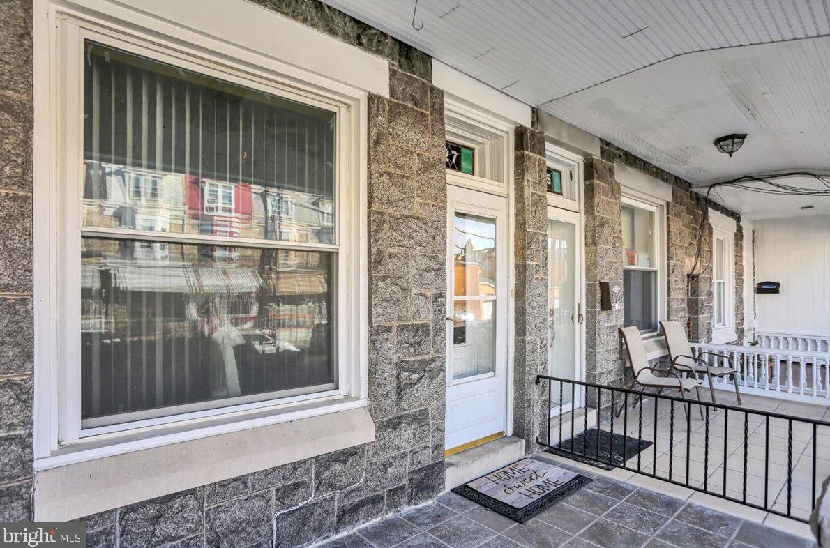 527 Weiser St, Reading, PA 19601-2725