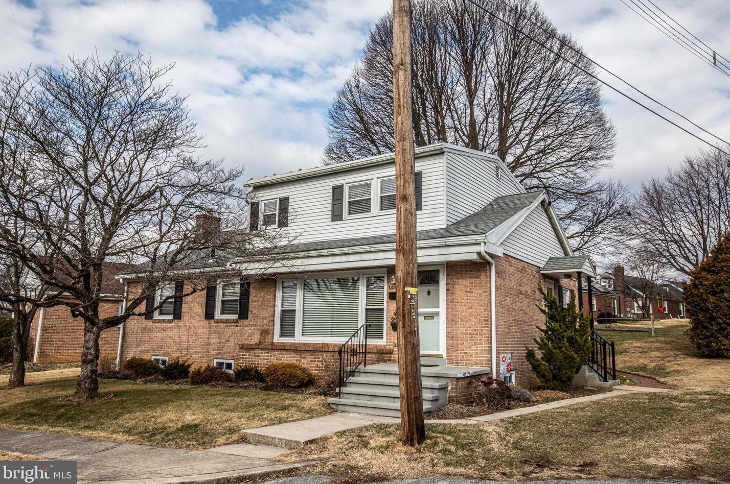 1647 Cortland Ave, Reading, PA 19607-2113