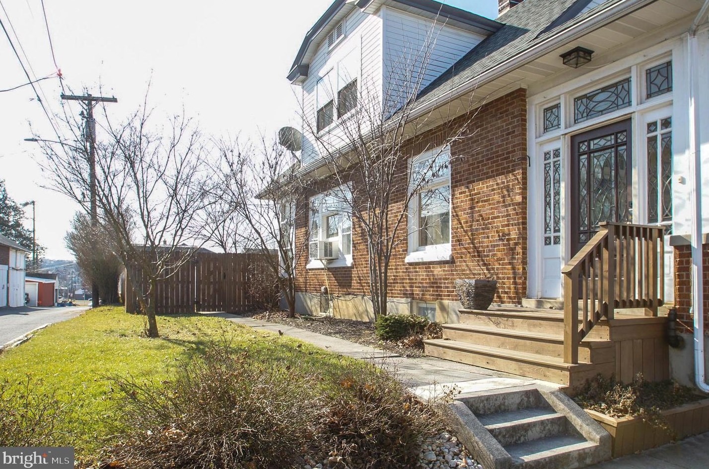 18 Maple St, Greenwich, PA 19530-1103