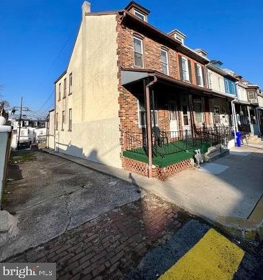 906 Locust St, Reading PA  19604-2327 exterior