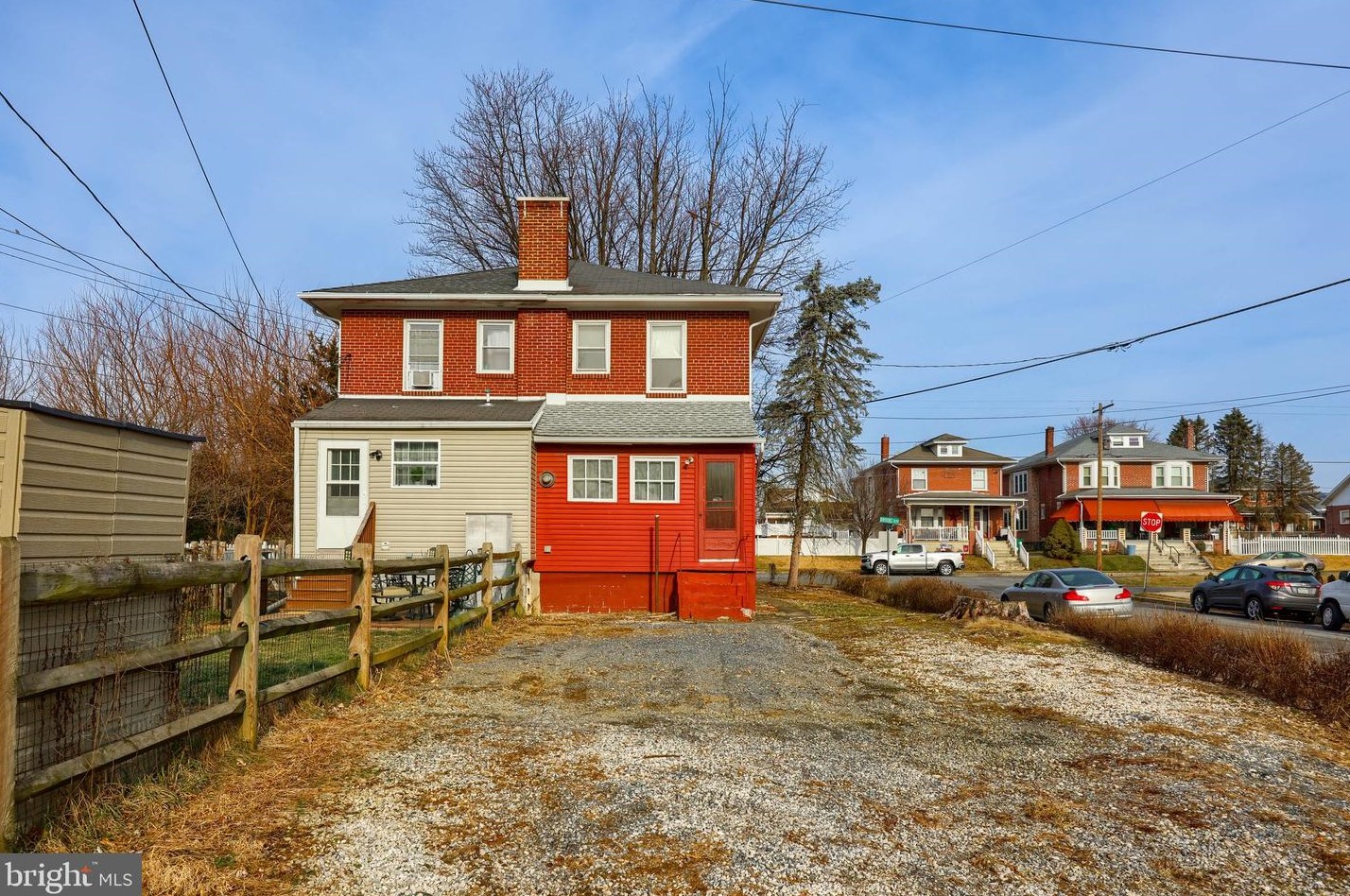 1434 Brooke Blvd, Reading PA  19607-2050 exterior