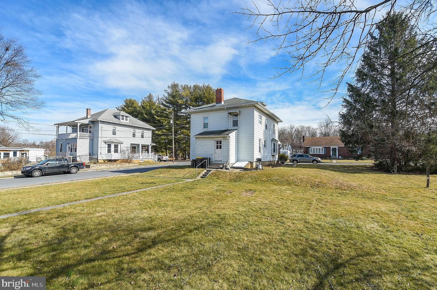 104 Reber St, Wernersville PA  19565-2131 exterior