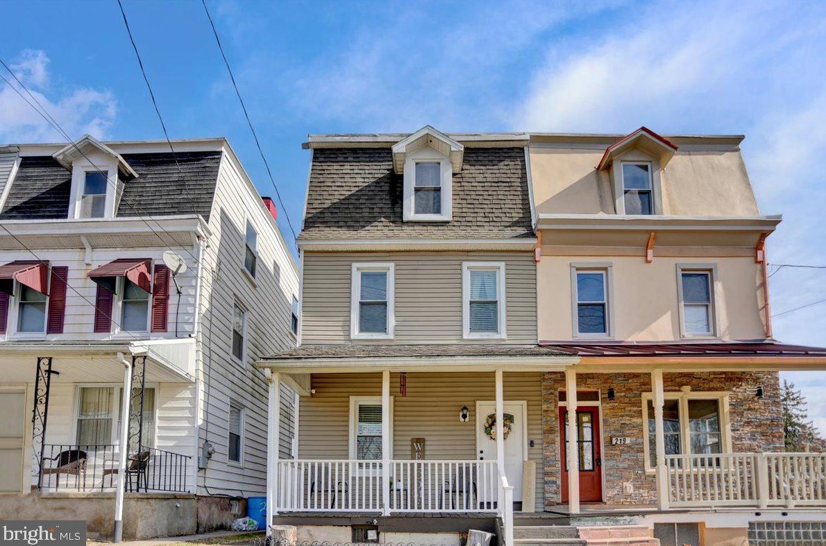 217 Pennwyn Pl, Reading PA  19607-3244 exterior