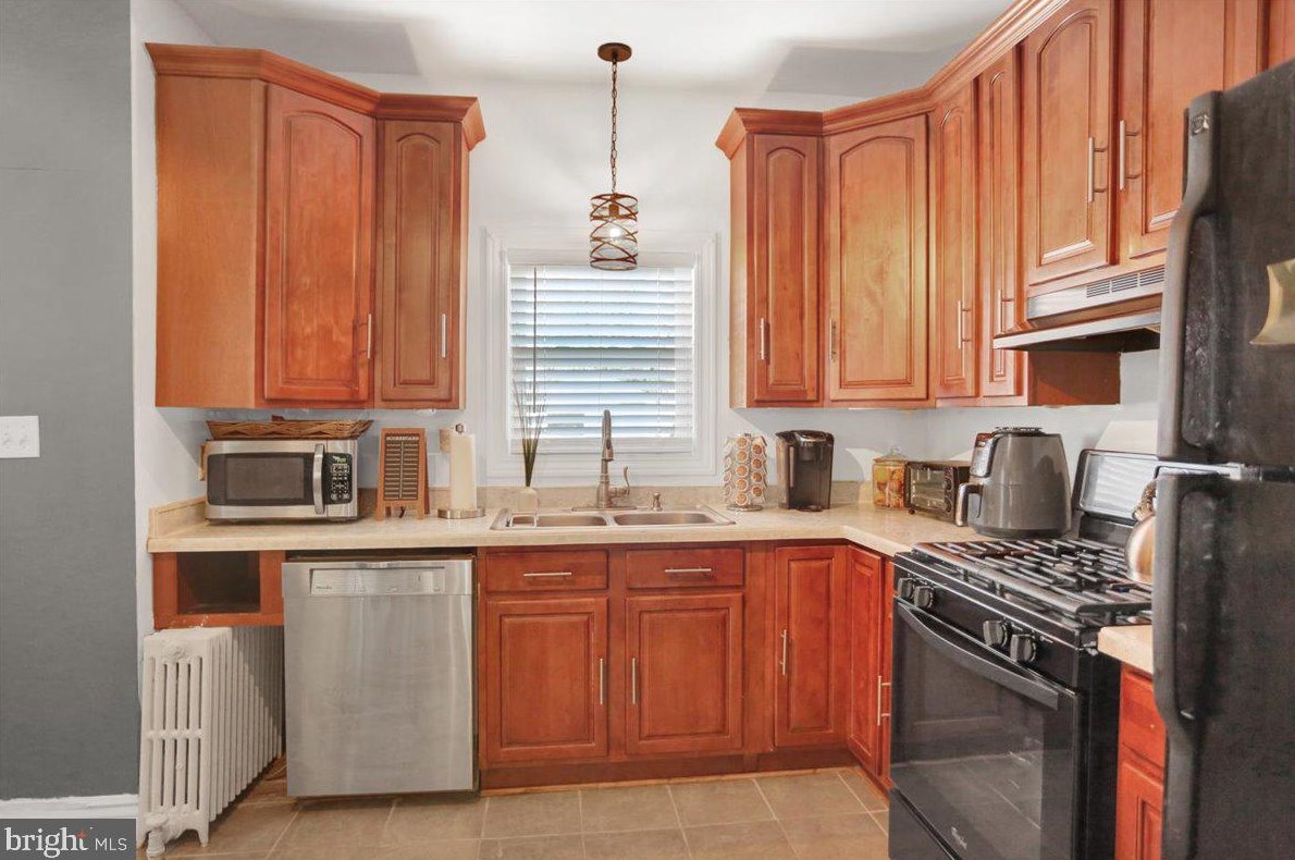217 Pennwyn Pl, Reading PA  19607-3244 exterior