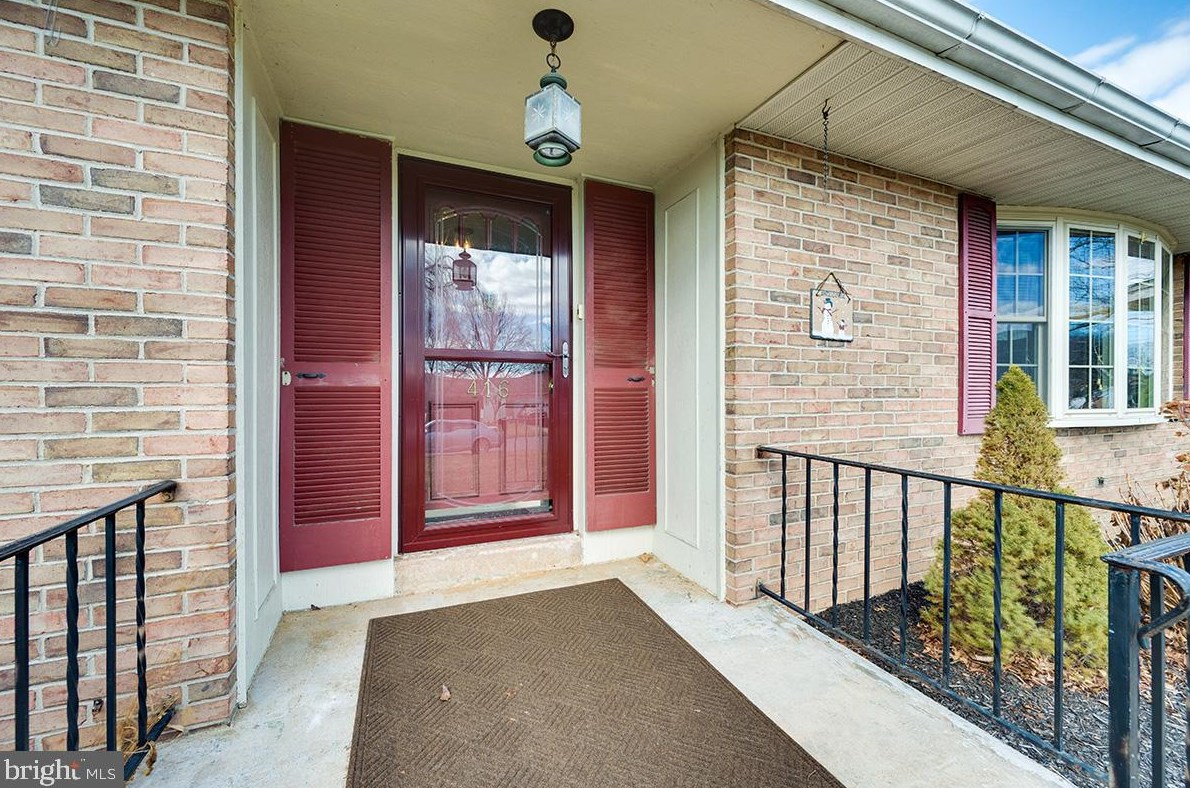 416 Raymond Ave, Moselem, PA 19526