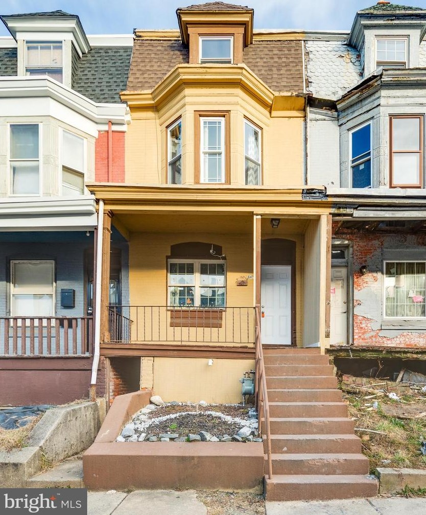 647 Locust St, Reading, PA 19604-2623