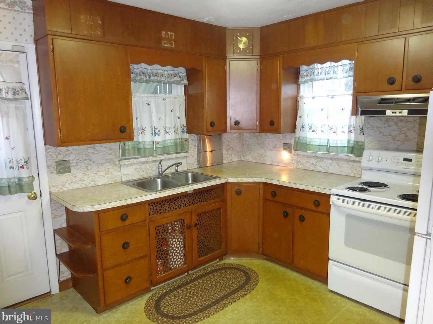 1331 Brooke Blvd, Reading PA  19607-2003 exterior