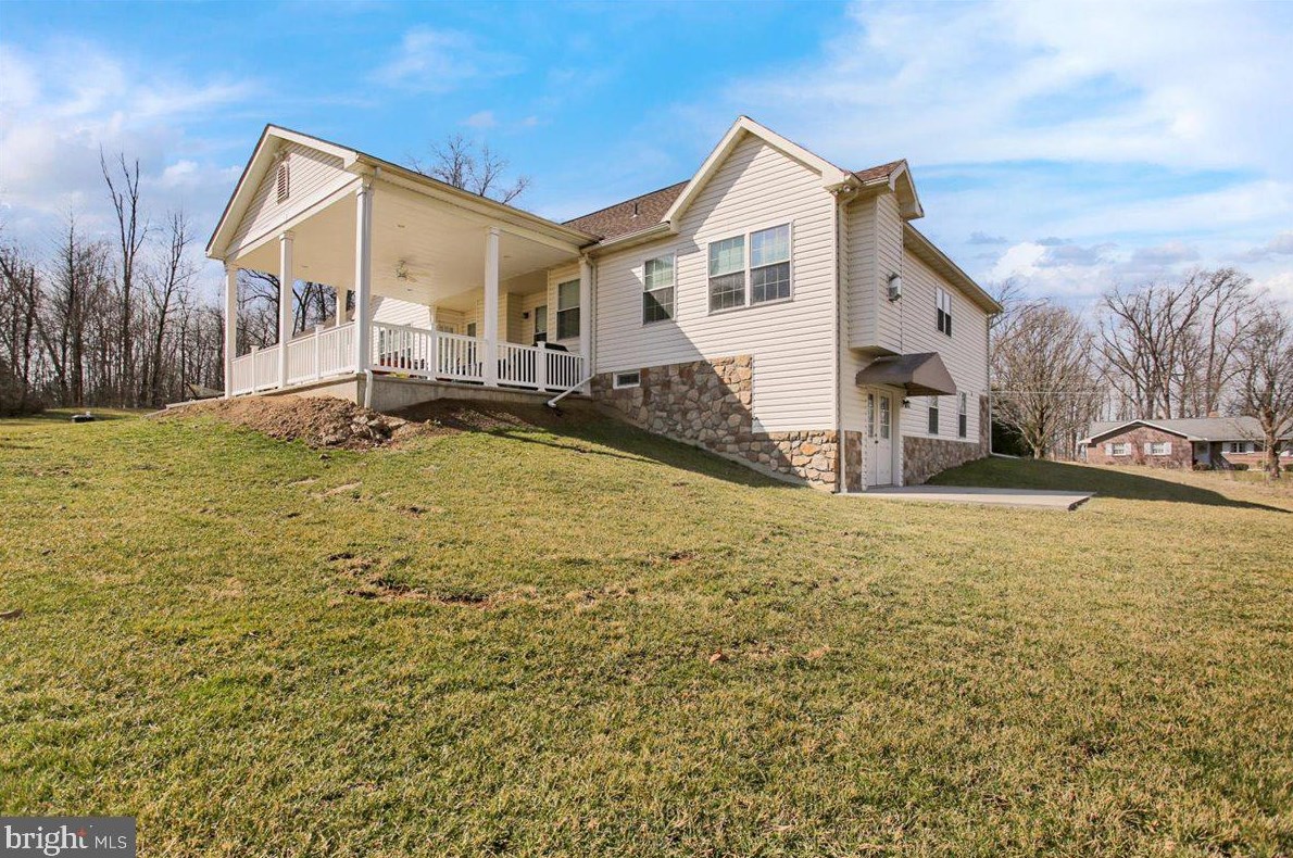 60 Cider Mill Rd, Mertztown PA  19539-9640 exterior