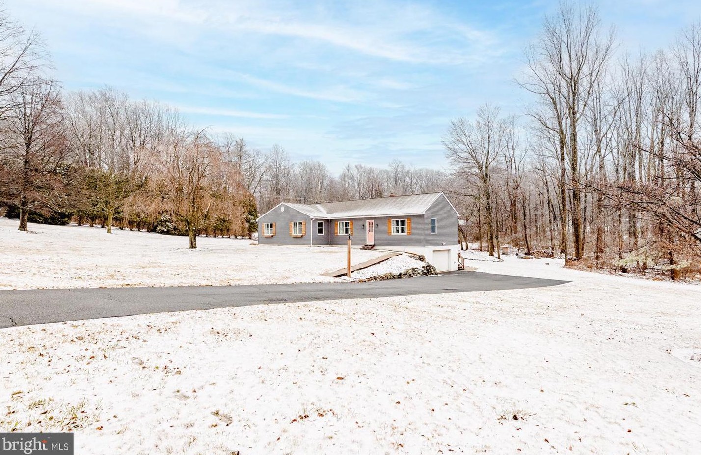 51 Deer Run Rd, Spangsville, PA 19512-8311