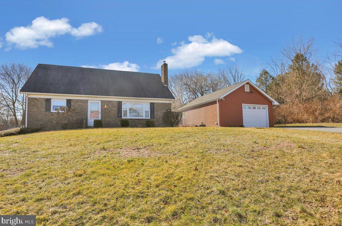 1235 Centerport Rd, Centre, PA 19541