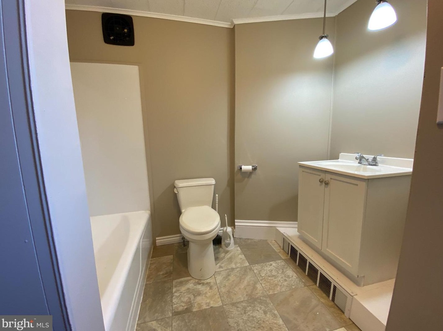 519 15 1/2 St, Reading PA  19606-2501 exterior