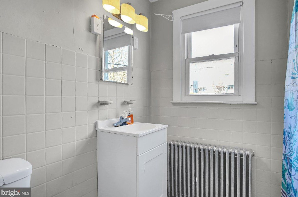 817 Locust St, Reading PA  19604-2410 exterior