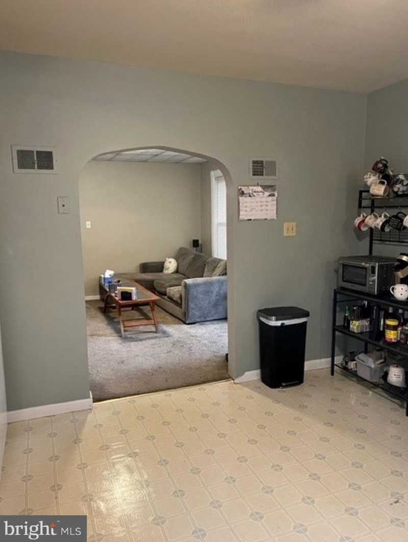 76 Chestnut St, Hummels Store PA 19540-1601 exterior