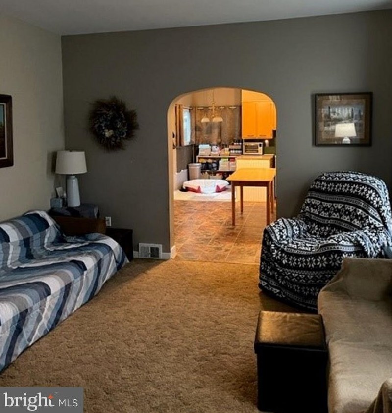 76 Chestnut St, Hummels Store PA 19540-1601 exterior