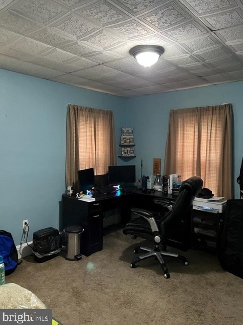 76 Chestnut St, Hummels Store PA 19540-1601 exterior