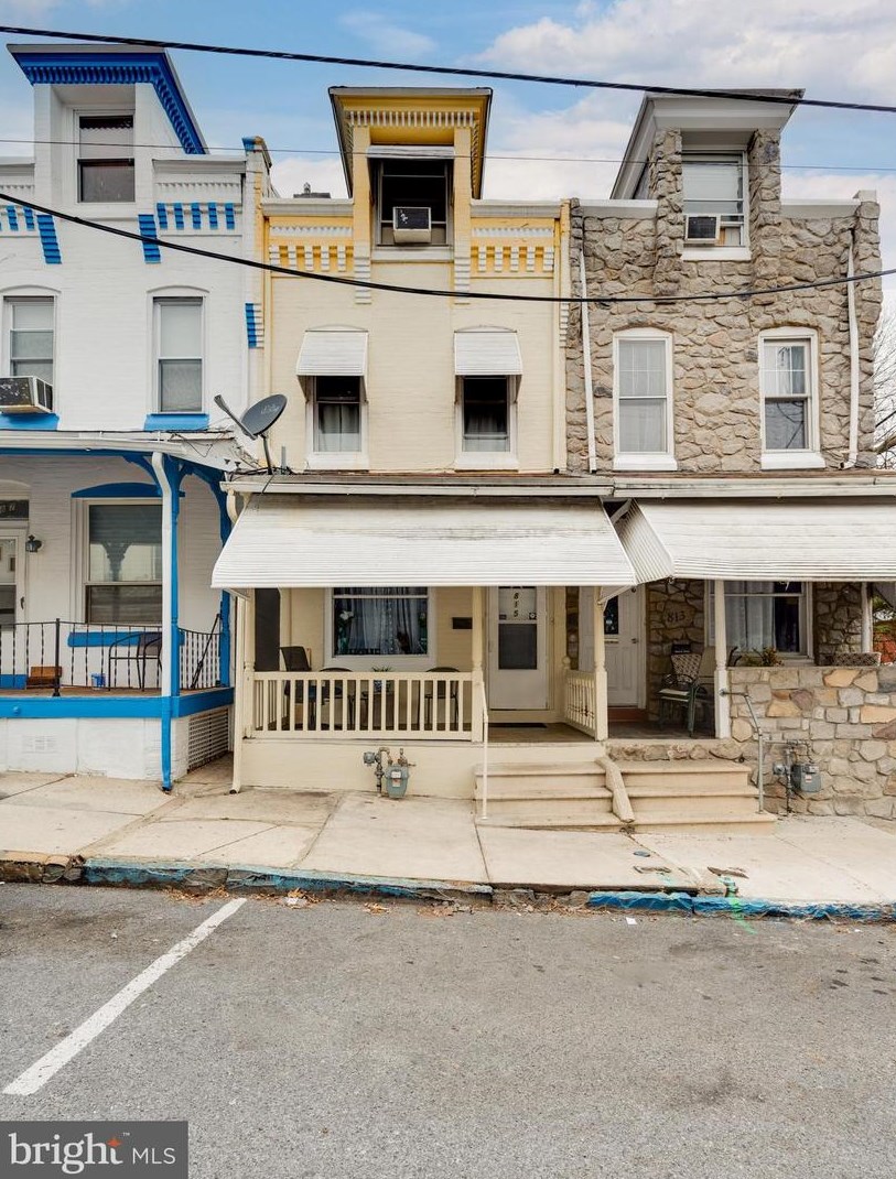 815 Pear St, Reading, PA 19601-2003
