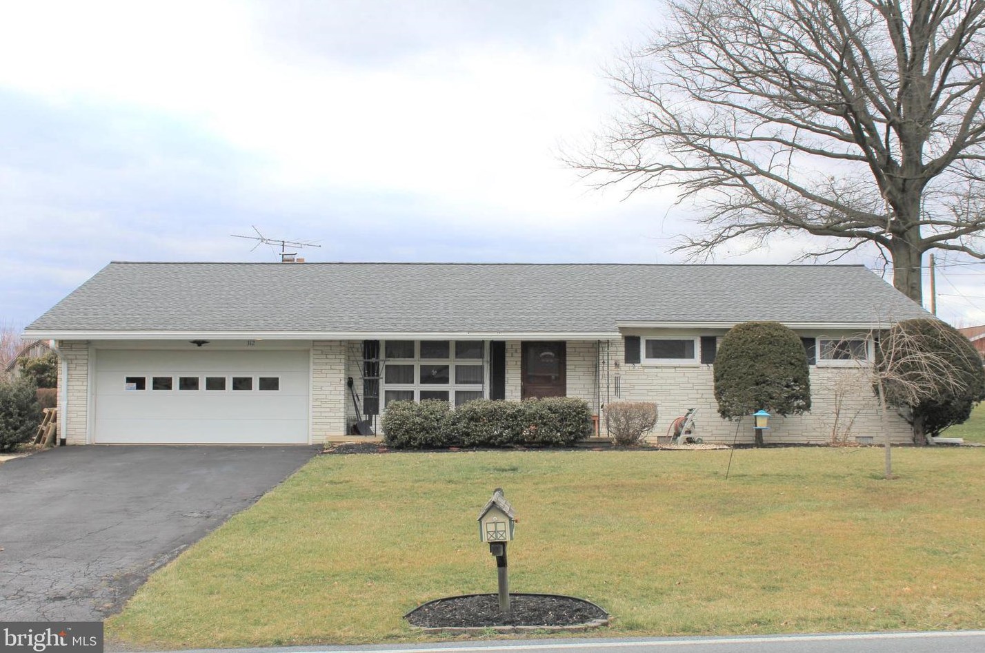312 Snyder Rd, Reading, PA 19605-9240
