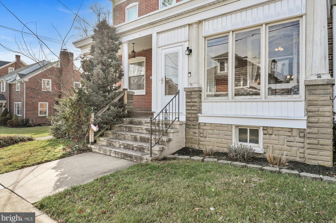 123 College St, Spangsville, PA 19512