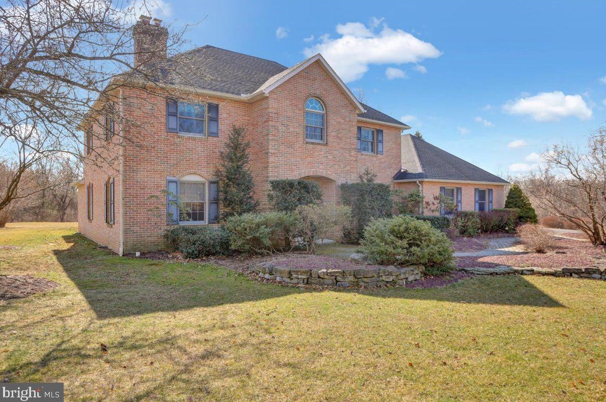 14 High Meadow Ln, Dauberville, PA 19533