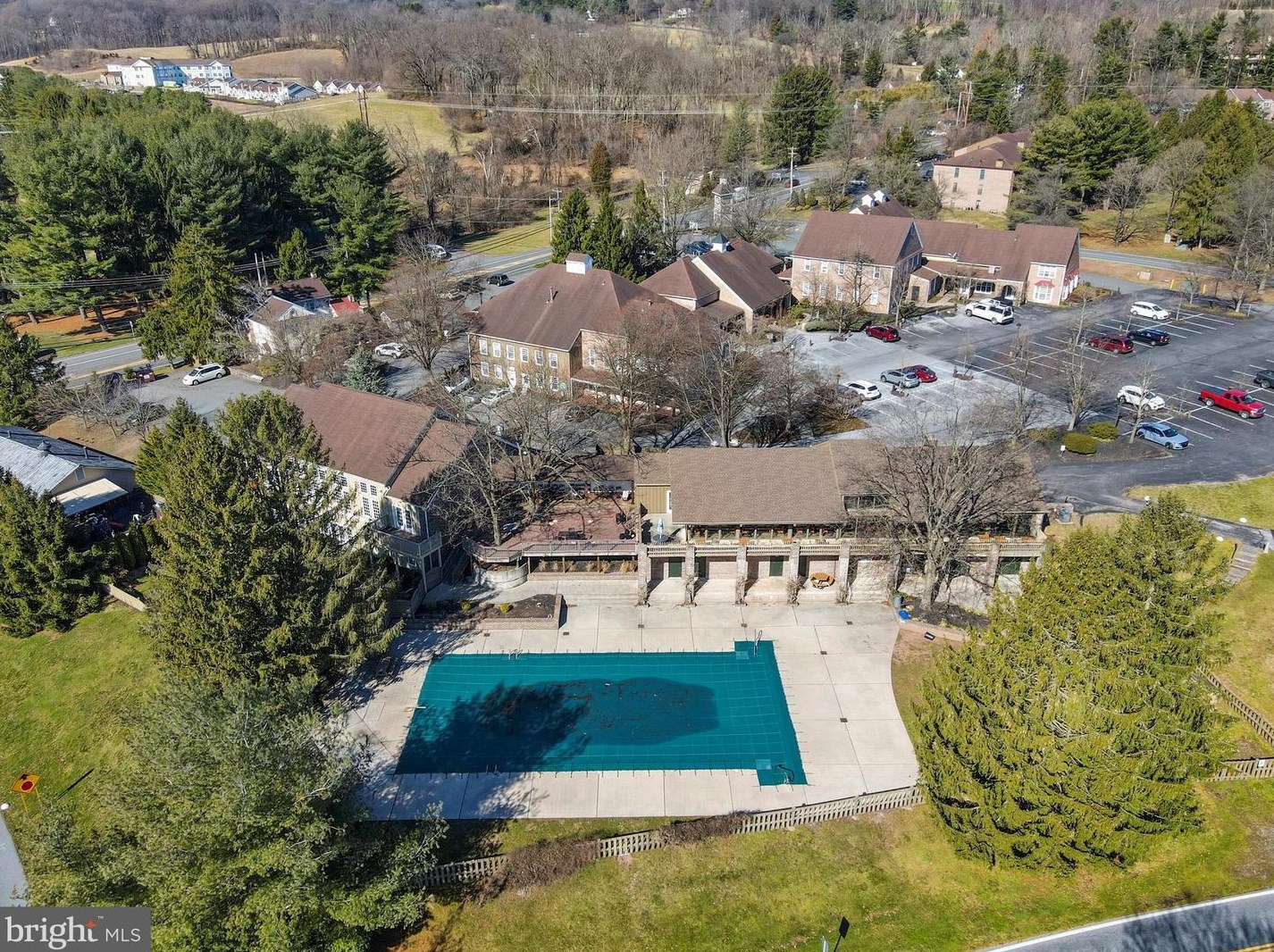 16 Muirfield Dr, Reading PA  19607-3349 exterior