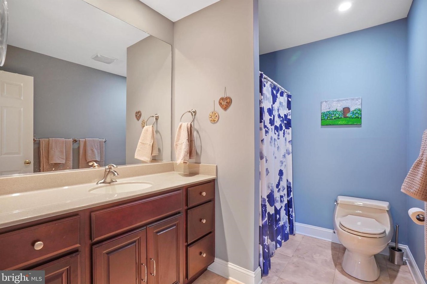 16 Muirfield Dr, Reading PA  19607-3349 exterior