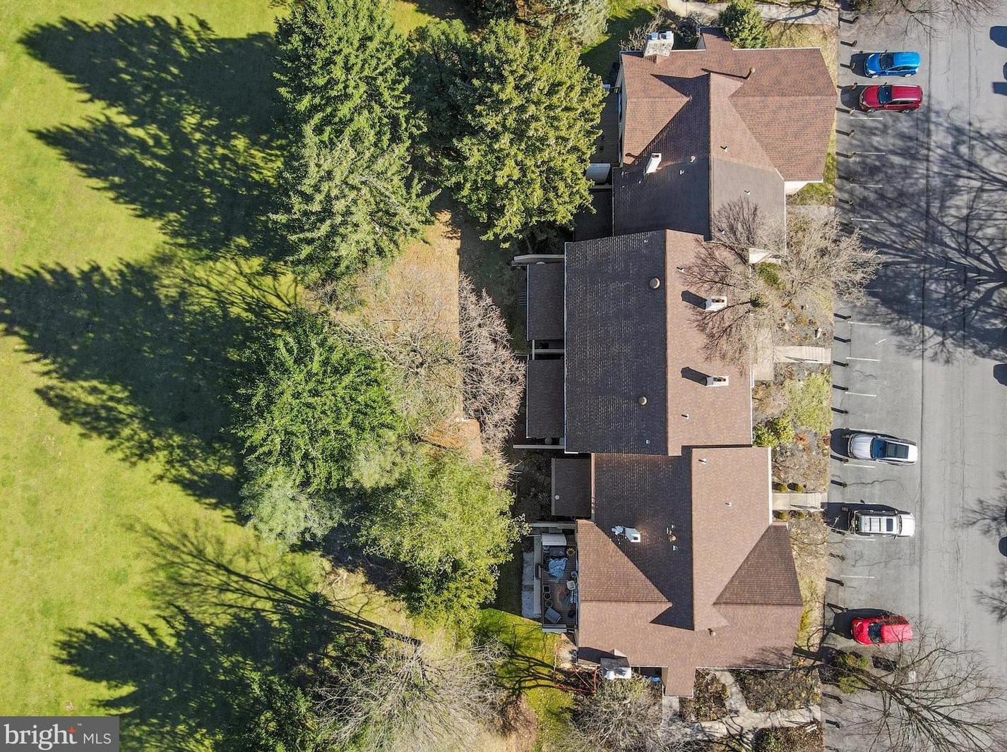 16 Muirfield Dr, Reading PA  19607-3349 exterior