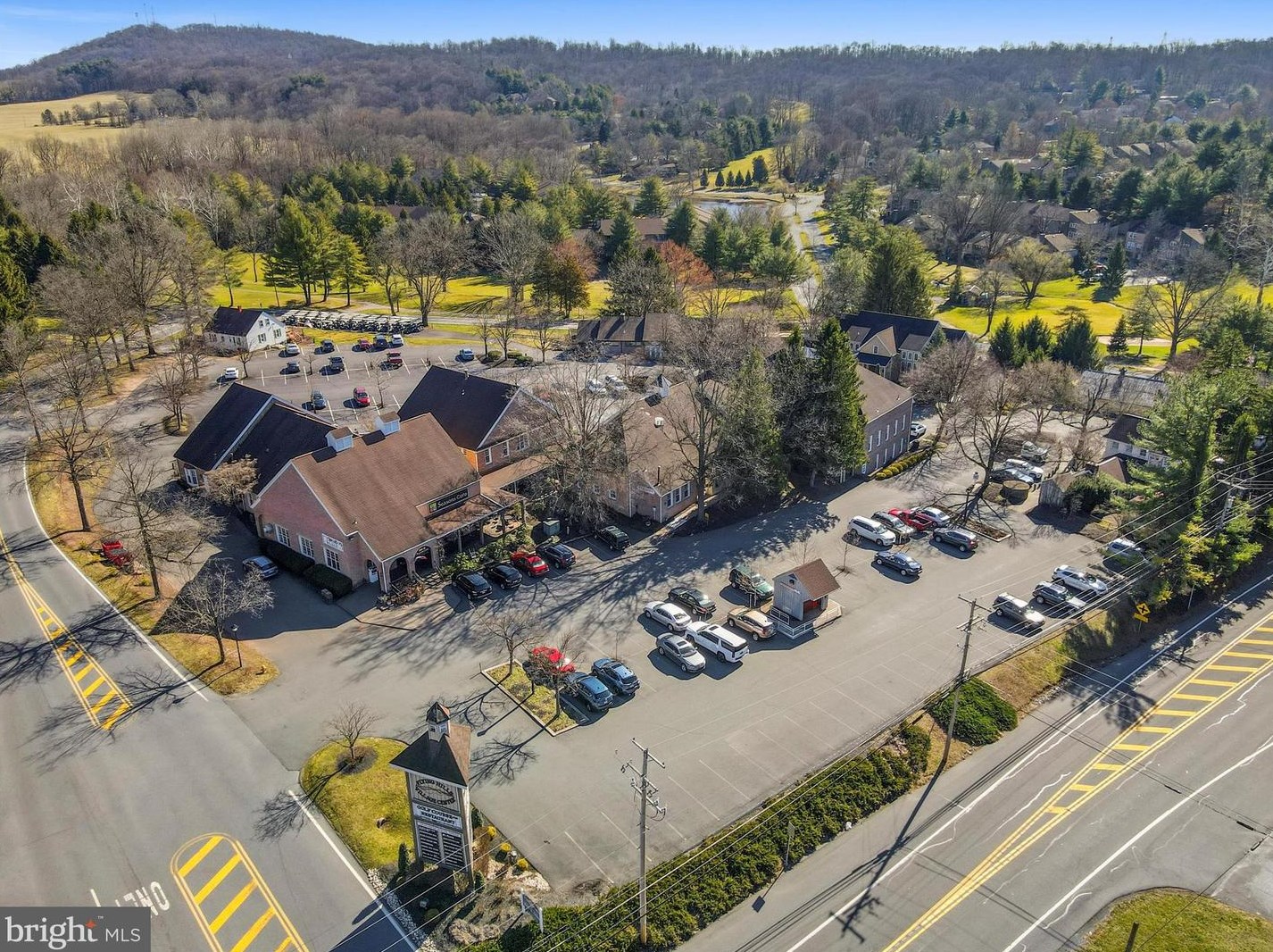 16 Muirfield Dr, Reading PA  19607-3349 exterior